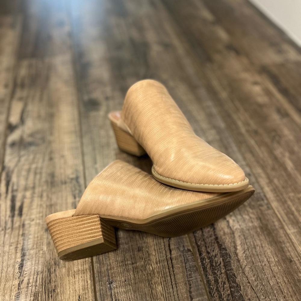 Universal Thread Tan Mules - Picture 3 of 4